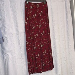 Maxi skirt with slit